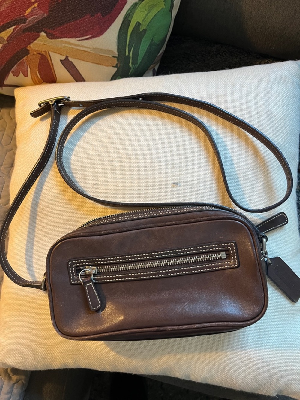 Vintage Coach M23-9589 barrel minimalist authentic Very nice